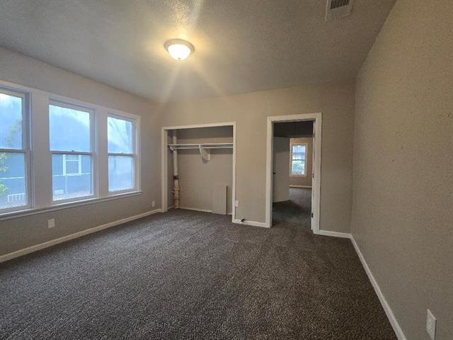 Building Photo - 1126 W 6th Ave