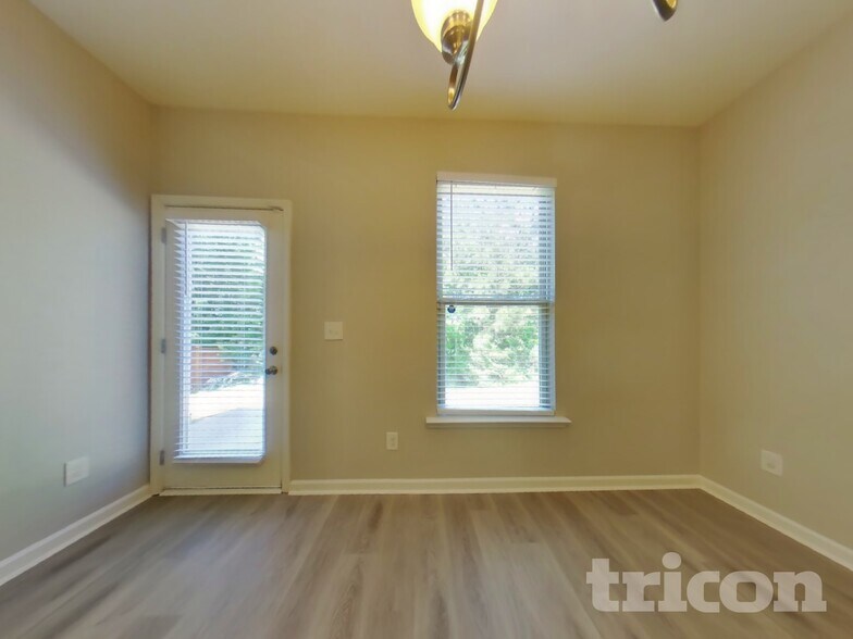 Building Photo - 177 Magnaview Dr