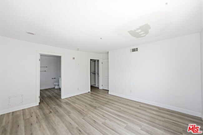 Building Photo - 2311 Schader Dr