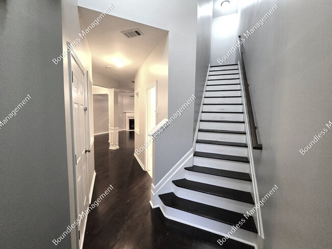 Building Photo - 2014 Ellison Way