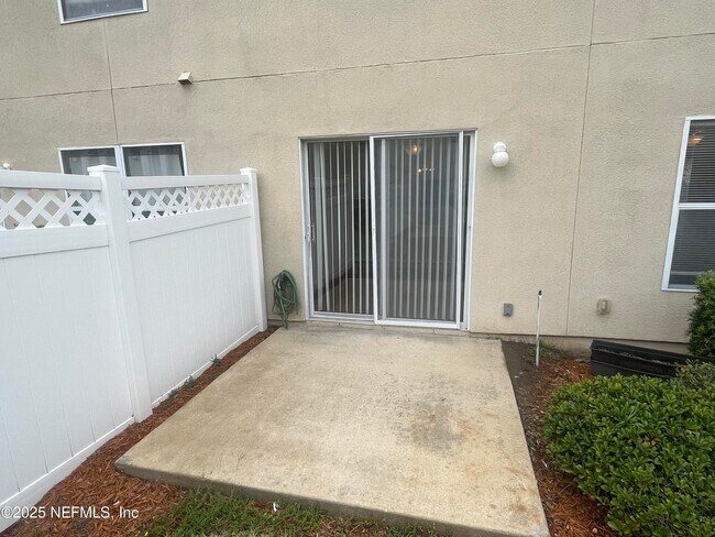 Building Photo - 1500 Calming Water Dr