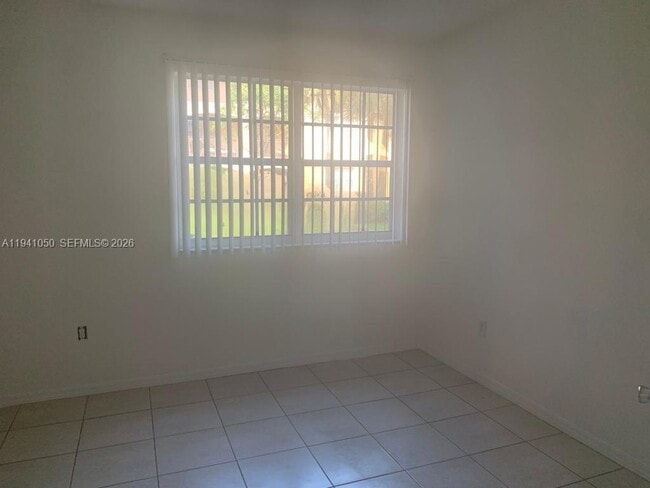 Building Photo - 220 SW 116th Ave