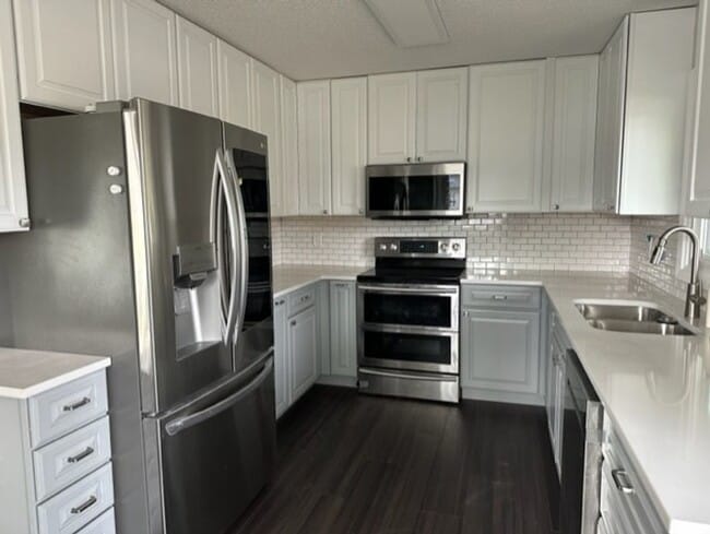 Building Photo - Updated 4 Bedroom Split-Level Home – Available June 1