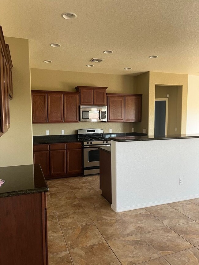 Building Photo - 1307 Paso Robles Ave