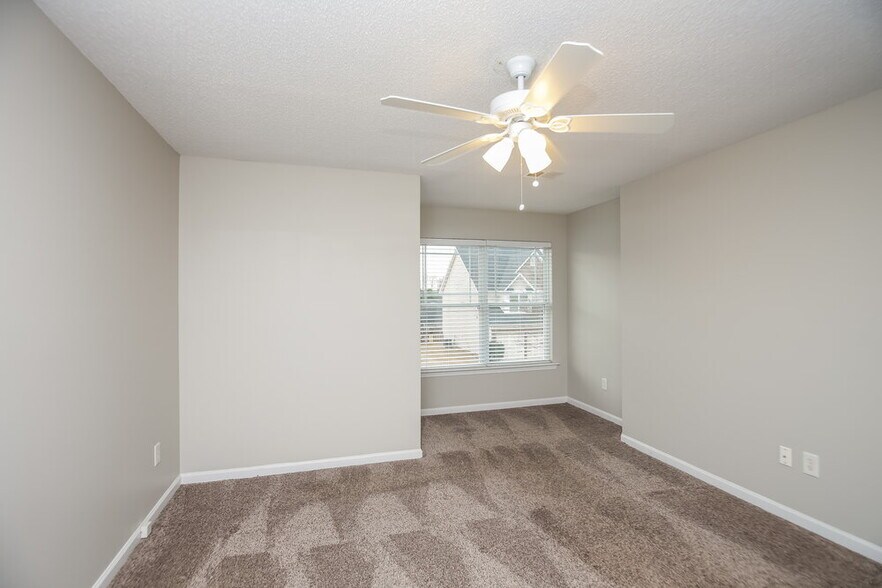 Building Photo - 156 Darbys Run Way