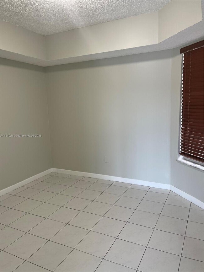 Building Photo - 4805 SW 154th Ave