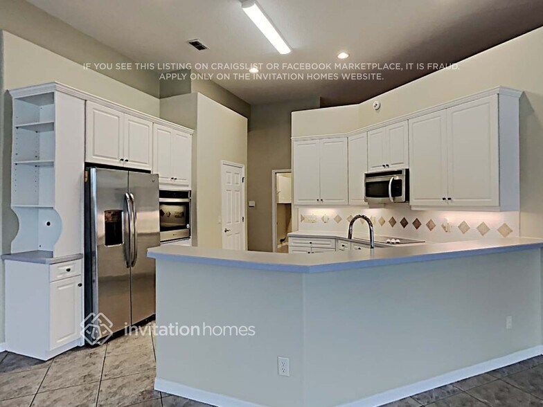 Building Photo - 8119 Belshire Dr