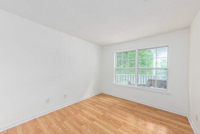 Building Photo - 1 Forest Glen Cir