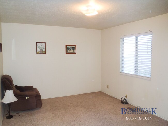 Building Photo - Awesome 3 Bedroom in Salt Lake City!