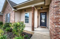 Building Photo - 650 Alder Ln