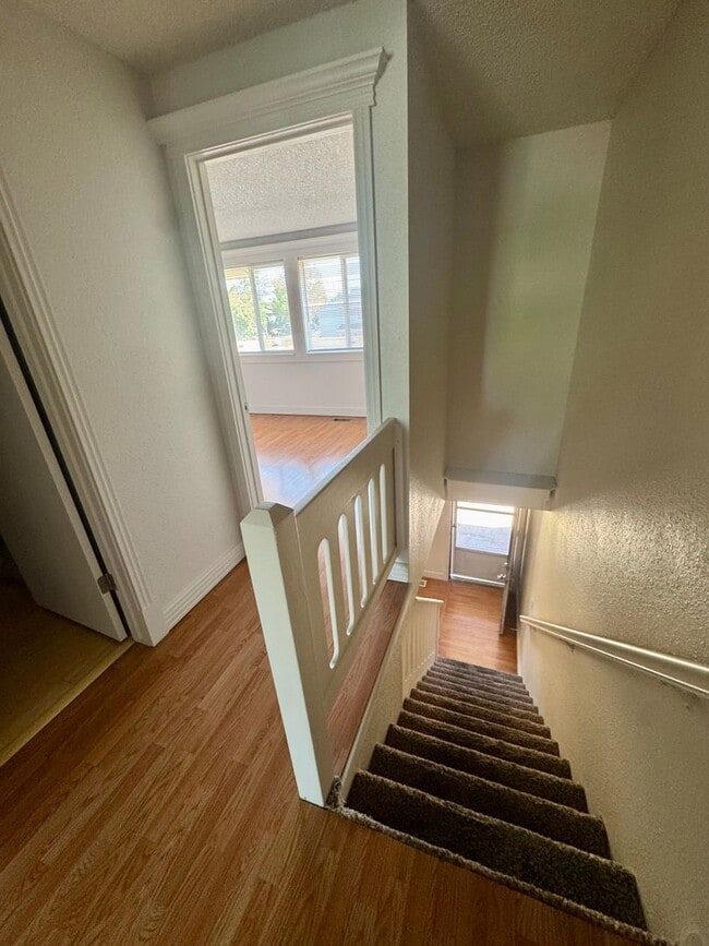 Building Photo - Great location 2 bedroom Condo