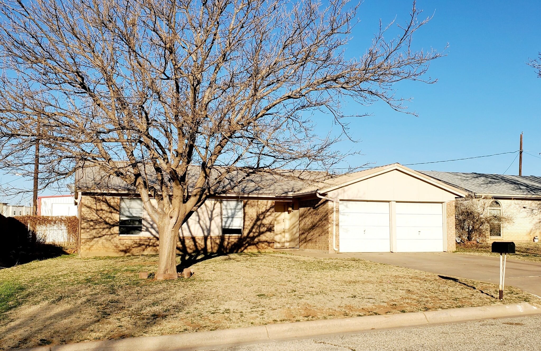 Building Photo - 4016 Eastridge Dr