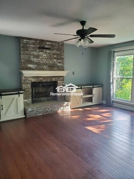 Building Photo - 1351 Oak Borough Dr