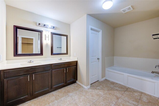 Building Photo - 17834 Royal Breccia Ln