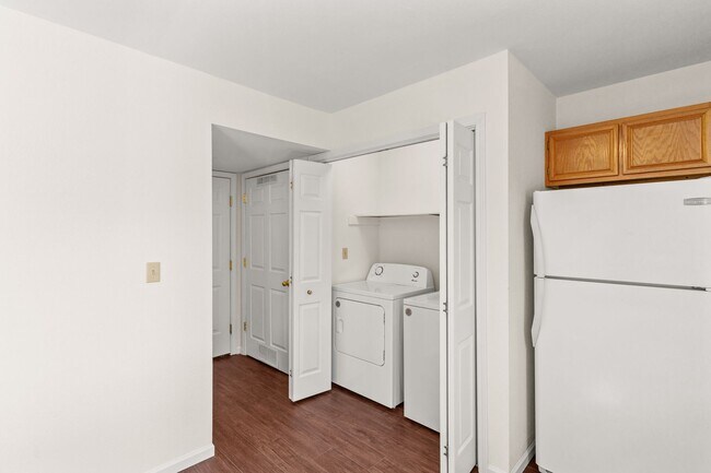 Building Photo - 4306-4308-4308 Cheryl Ct