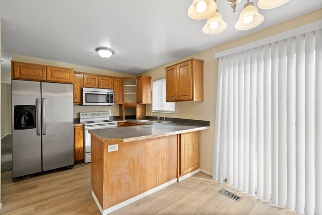 Building Photo - 3661 S 6830 W