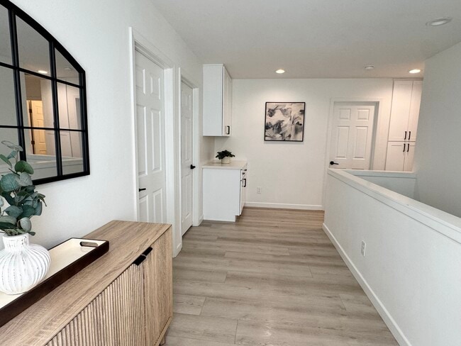 Building Photo - 297 Mildred St