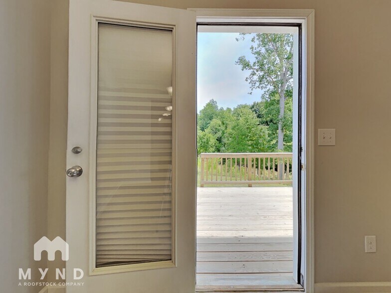 Building Photo - 8645 River Ridge Dr