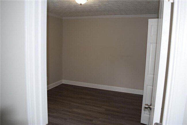 Building Photo - 227 Goshen Ln