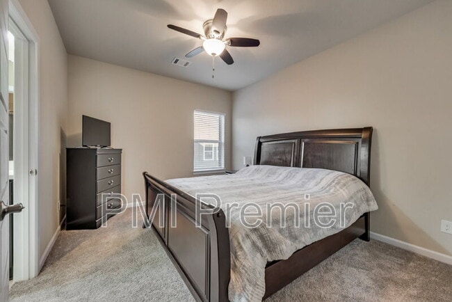 Building Photo - 1212 Arrow Park Way