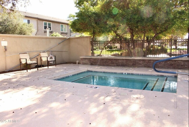 Building Photo - 2625 S Peppertree Dr