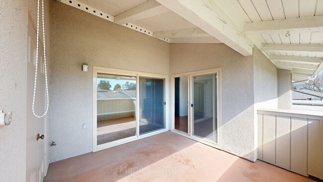 Building Photo - Beautiful Second-Floor Condo in the Desirable 55+ Huntington Landmark Community