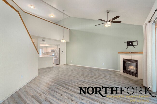 Building Photo - SE Boise Condo