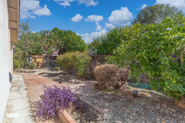 Building Photo - 10621 Tivoli Ct