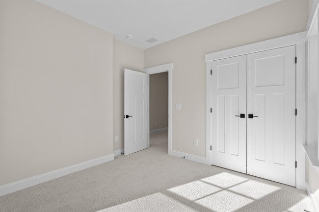 Building Photo - 8485 Duke Pl