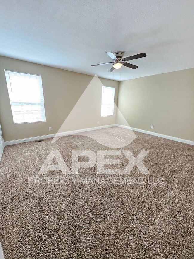 Building Photo - AVALON TOWNHOMES – LIKE NEW - 2 Bd/2.5 Ba Townhome off Topside Road with convenient access to Mar...