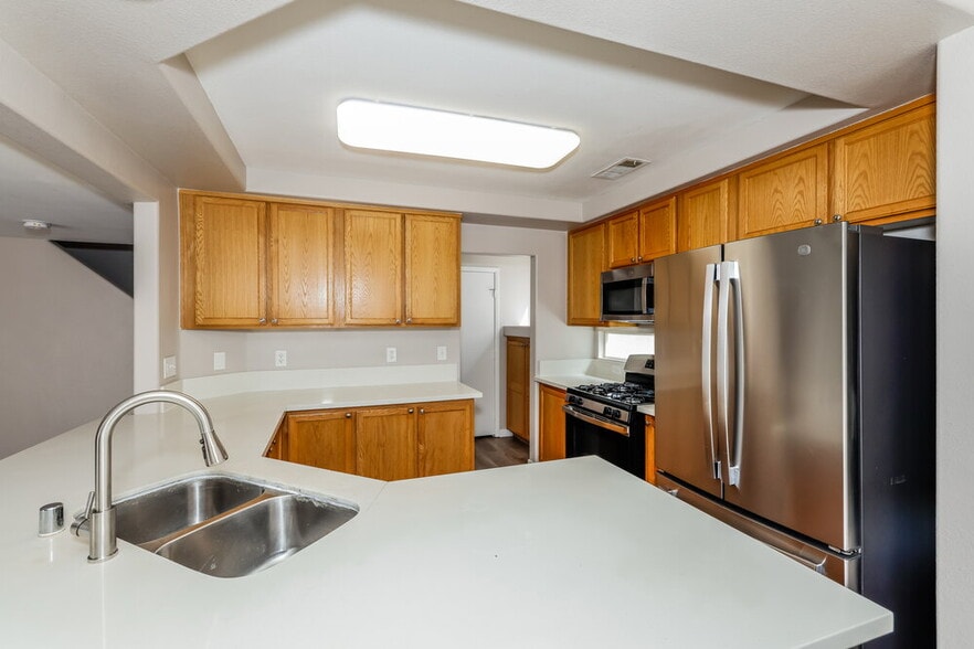 Building Photo - 951 Ostrich Fern Ct