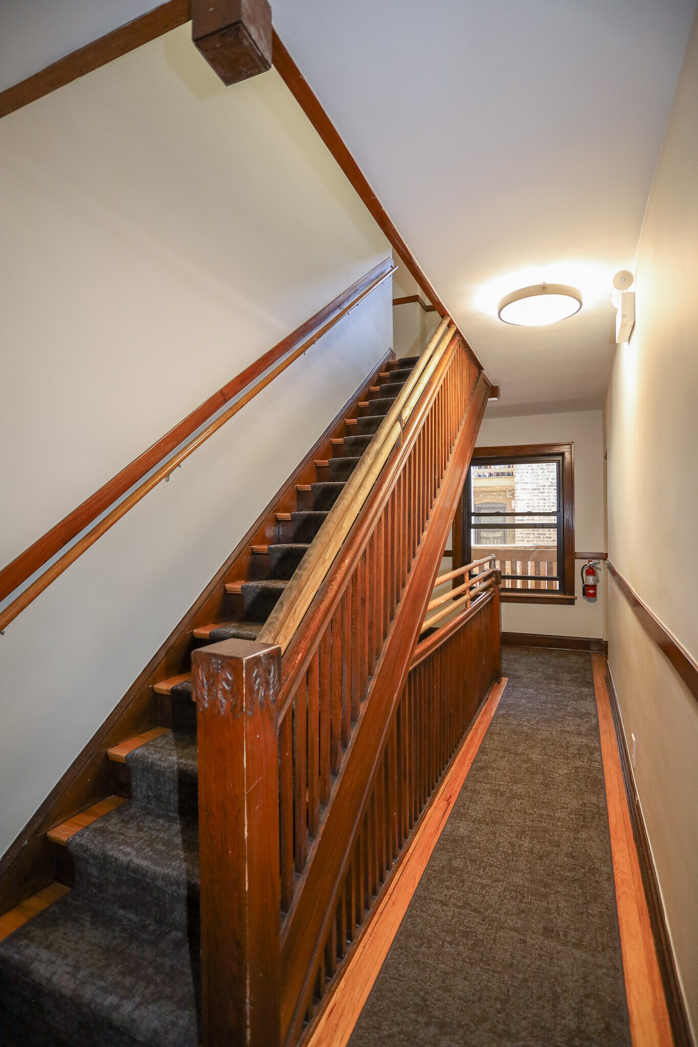 Building Photo - 4415 N Hamilton Ave