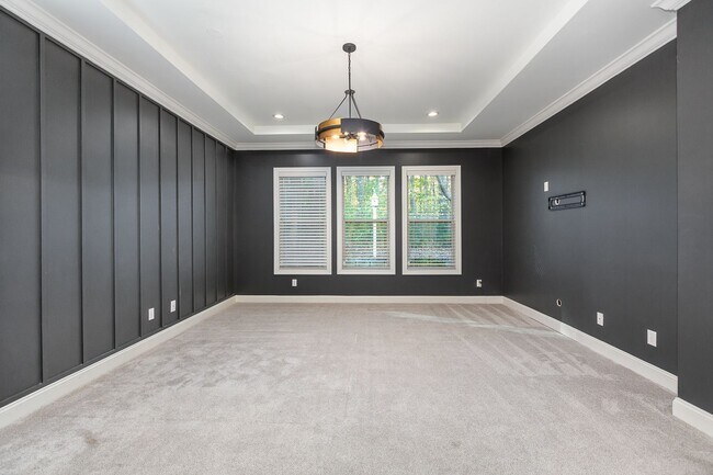 Building Photo - Stunning 5-Bedroom, 5-Bathroom Home with Chef's Kitchen and Luxurious Features