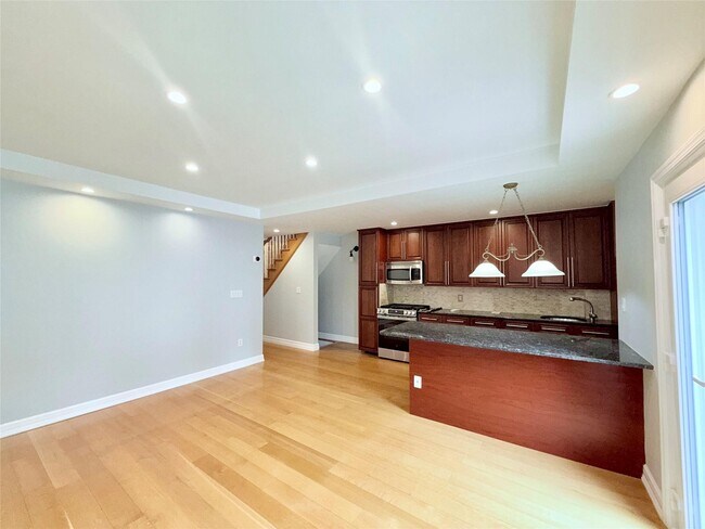 Building Photo - 7715 78th St
