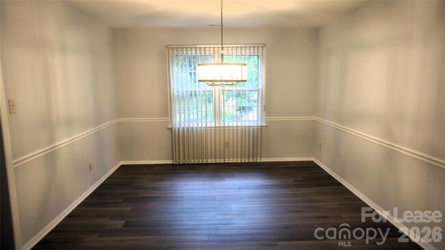 Building Photo - 10000 Ridgemore Dr