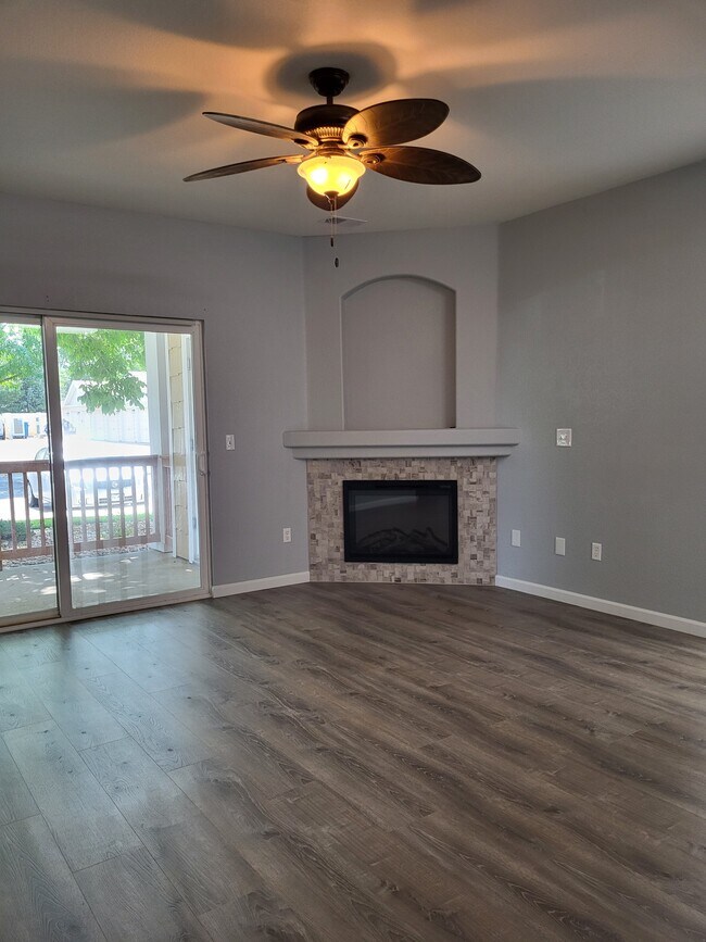 Building Photo - 4725 Hahns Peak Dr