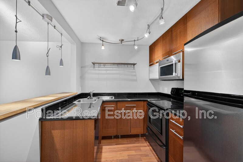 Building Photo - 1737 E 56th St