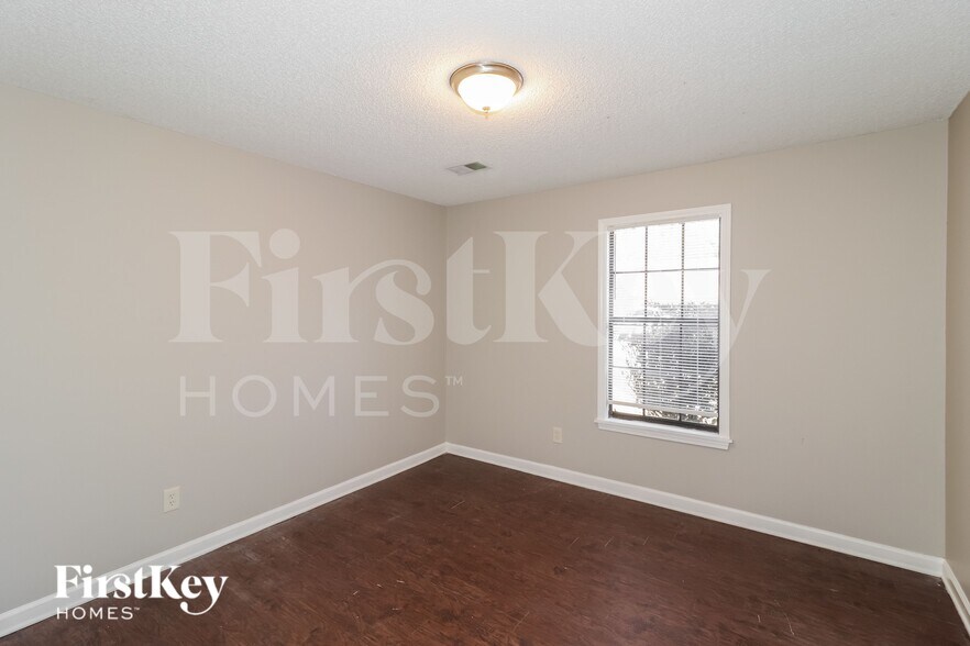 Building Photo - 4925 Water Fowl Ln