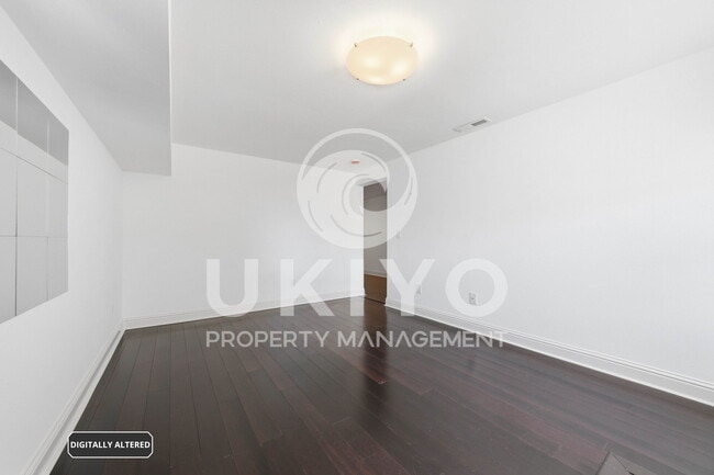 Building Photo - 1123 30th St