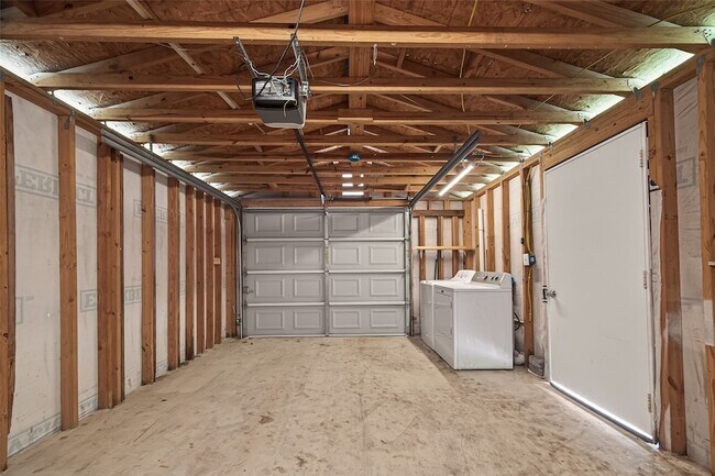 Building Photo - 5721 Sylvia Dr