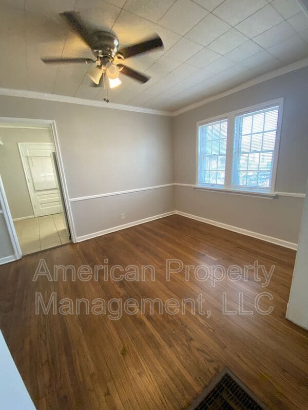 Building Photo - P2-1Q- 2808 E. 1st Pl.