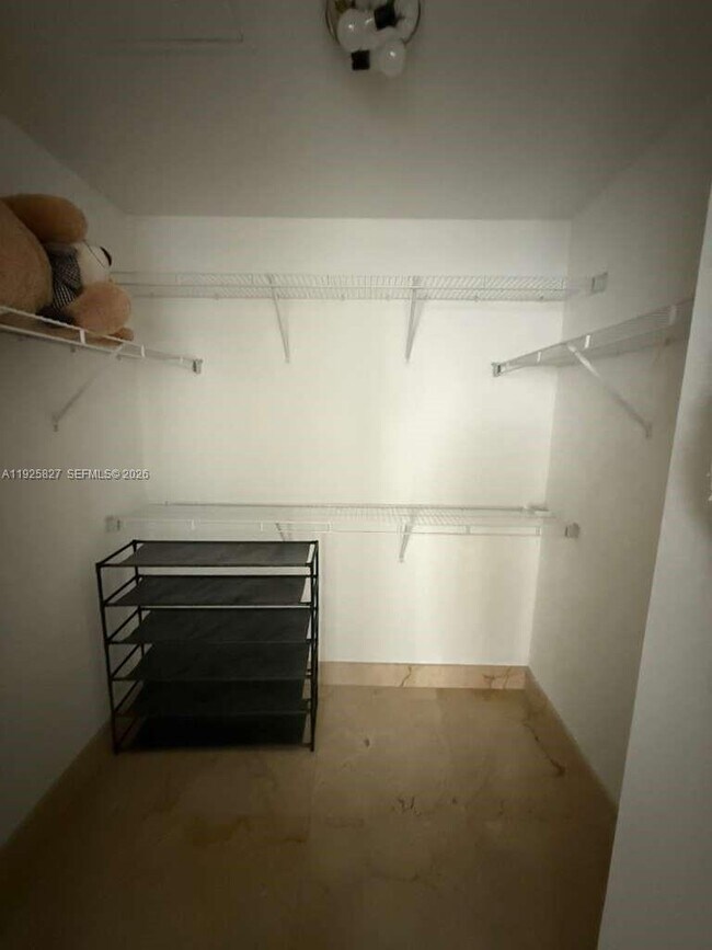 Building Photo - 1060 Brickell Ave