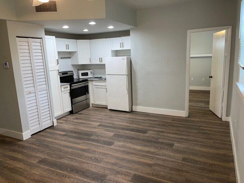 Building Photo - 536 14th St