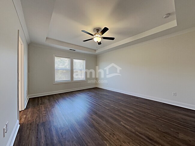 Building Photo - 5760 Arbor Green Cir