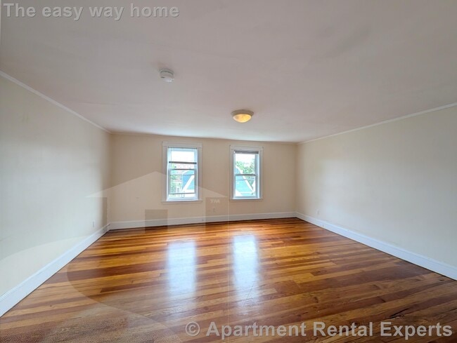 Building Photo - 41 Ossipee Rd