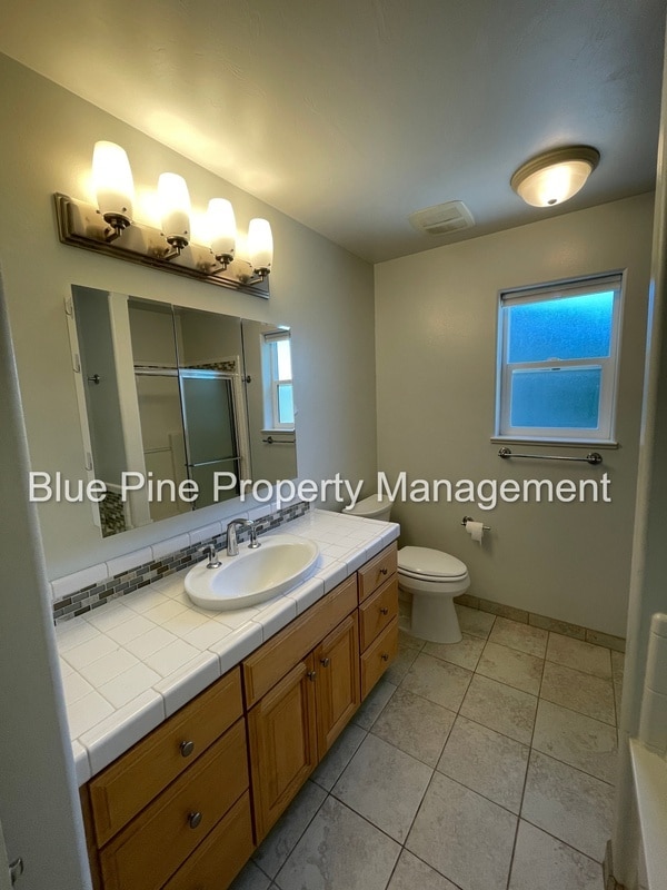 Building Photo - 2409 Brandon Dr