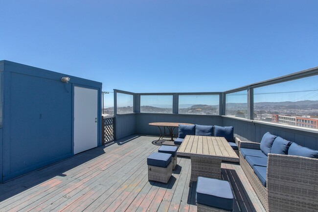 Building Photo - 2BR/2BA Potrero Contemporary View Condo! 2...