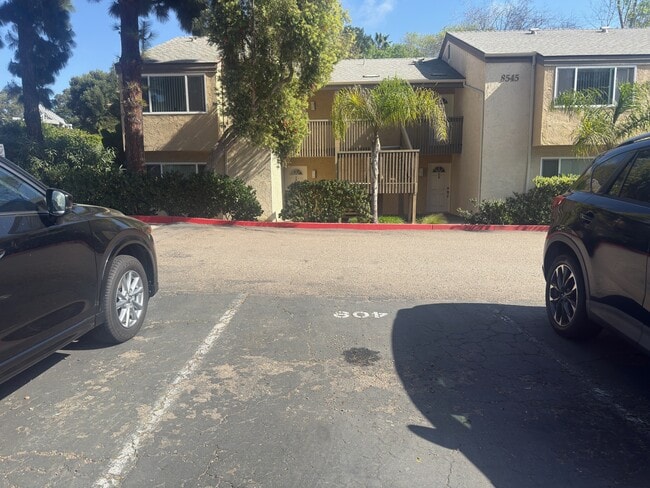 Building Photo - 8545 Villa La Jolla Dr