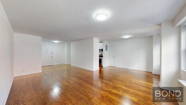 Primary Photo - 401 E 88th St