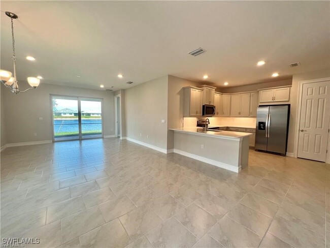 Building Photo - 850 Enbrook Lp